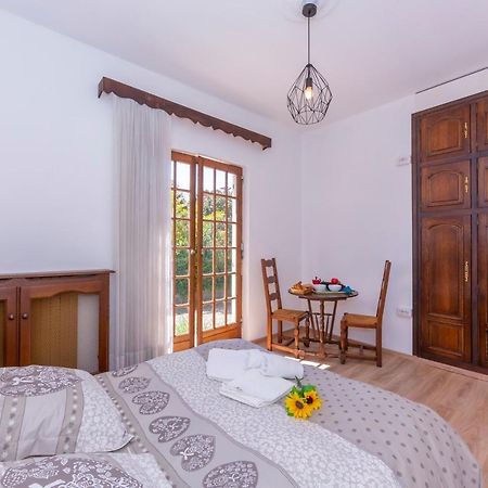 Villa Martine Au Bord Du Lac - Happy Rentals Cadrezzate Екстериор снимка